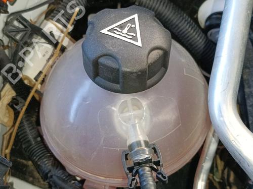 Used Expansion tank OPEL GRANDLAND / GRANDLAND X (A18, P1UO) 1.2 (75) (131 hp) 28107586