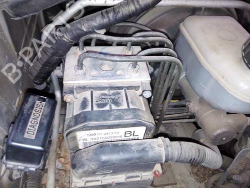 Used ABS pump KIA SORENTO I (JC) 2.5 CRDi 4WD (140 hp) 2552074