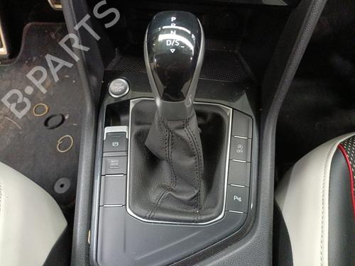 Leva del cambio VW TIGUAN (AD1, AX1) 2.0 TDI (150 hp) 31340618