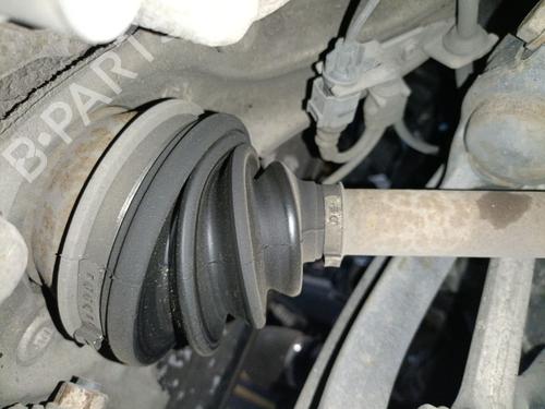 Used Left front driveshaft AUDI A4 B8 (8K2) 2.0 TDI (143 hp) 30043901