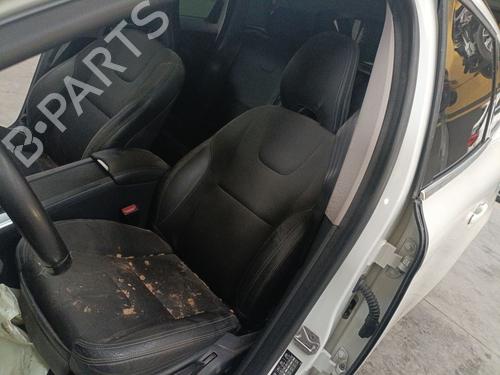 Right headlight VOLVO XC60 I SUV (156) D3 | BP30697858C29 