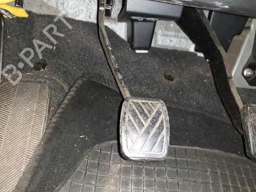 Used Clutch pedal SUZUKI GRAND VITARA II (JT, TE, TD) 1.9 DDiS All-wheel Drive (JT419, TD44, JB419WD, JB419XD,... (129 hp) 8787695