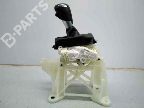 Used Automatic gearbox selector Automatic gearbox selector MAZDA CX-5 (KF) 2.5 AWD (194 hp) 7415104 7415104