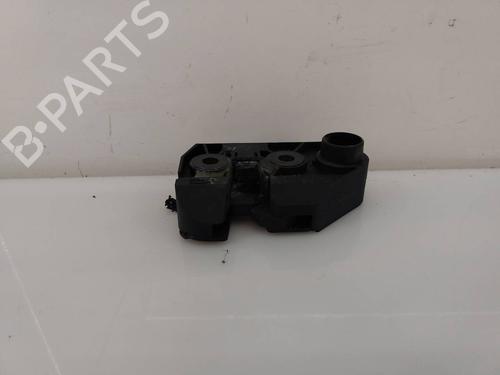 Tailgate lock LAND ROVER DISCOVERY III (L319) 2.7 TD 4x4 | BP7233704C101 