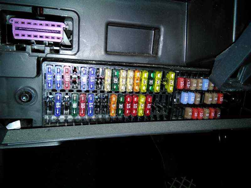 Fuse box SEAT IV (6J5, 6P1) 1.6 TDI 6529885 BParts