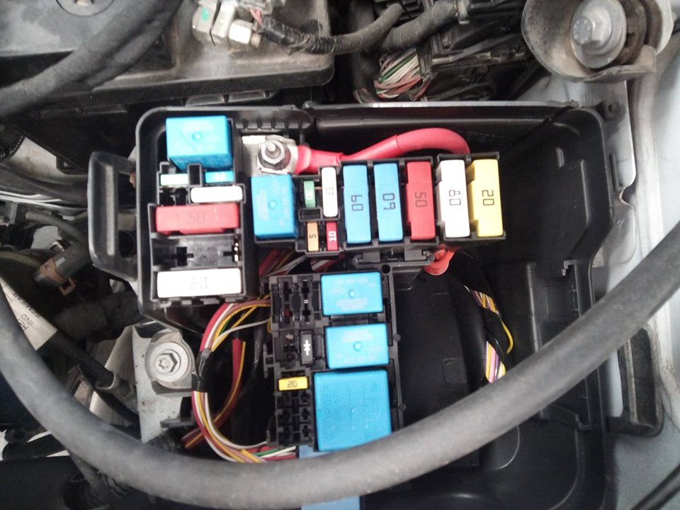 Caixa De Fus veis DACIA DUSTER HS 1 2 TCe 125 7704391 B Parts Caixa De Fus veis DACIA DUSTER HS 1 2 TCe 125 7704391 B Parts