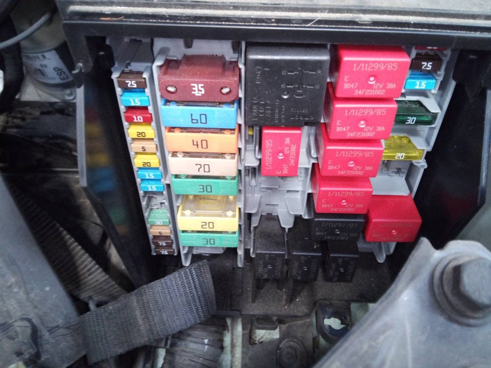 Fuse box FIAT 500 C (312_) 1.2 (312CXA1A, 312AXA1A) 8893429 BParts