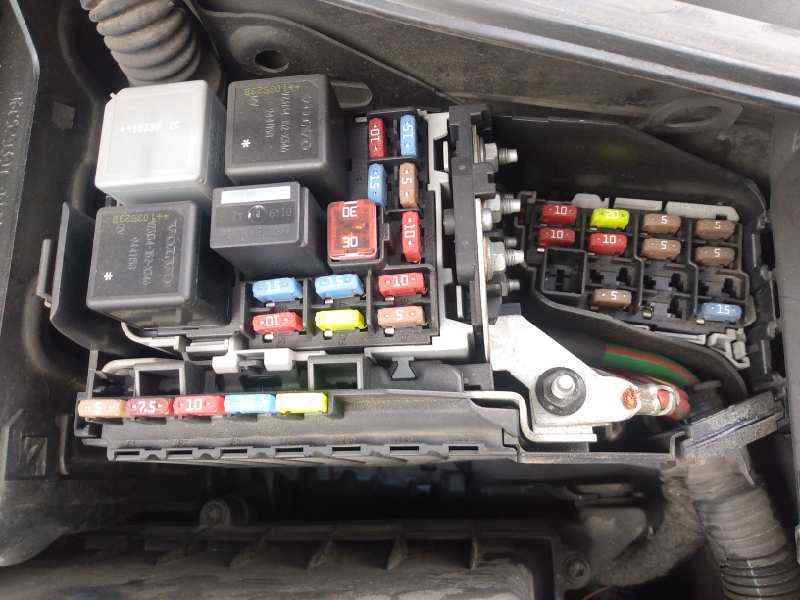 Fuse box VOLVO S60 II (134) D4 4656969 BParts