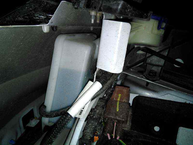 Windscreen washer tank PEUGEOT 3008 SUV (MC_, MR_, MJ_, M4_) 1.5 BlueHDi 130 7416028 BParts