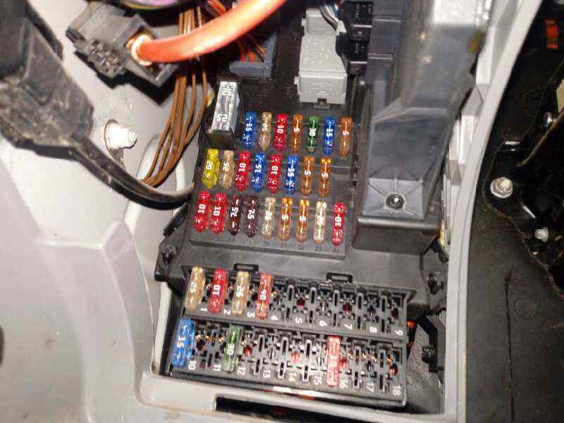 Fuse box VW CRAFTER 3050 Van (2E_) 5578087 BParts