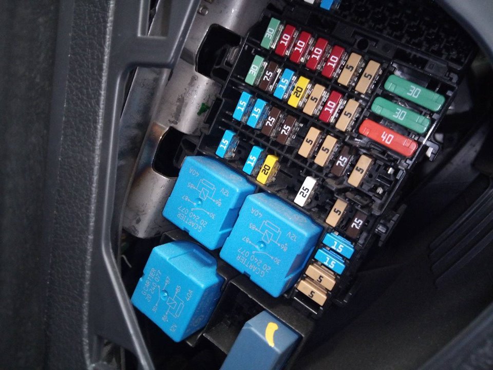 Fuse box DACIA SANDERO II TCe 90 LPG (B8M1) 8077465 BParts