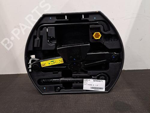 Used Jack Kit CITROËN C3 II (SC_) 1.2 VTi 82 (82 hp) 28398427