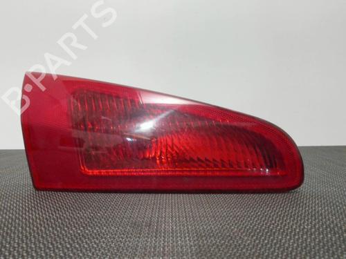 Venstre baglygte bagklap ALFA ROMEO 147 (937_) 1.9 JTDM 8V (937.AXD1A, 937.AXU1A, 937.BXU1A) (120 hp) 28394468