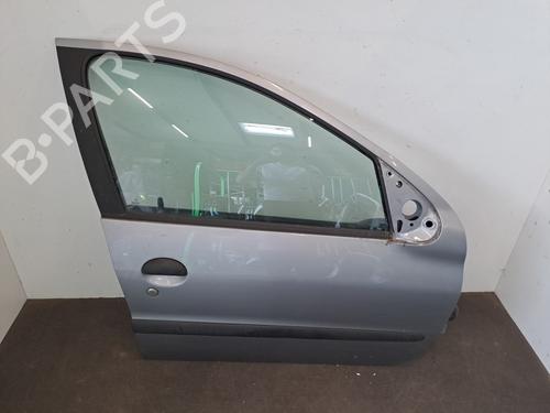 Used Right front door PEUGEOT 206 Hatchback (2A/C) 1.1 i (60 hp) 28408764