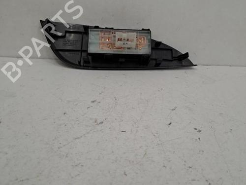 Used Right front window switch Right front window switch NISSAN PULSAR Hatchback (C13) 1.2 DIG-T (115 hp) 28390596 28390596