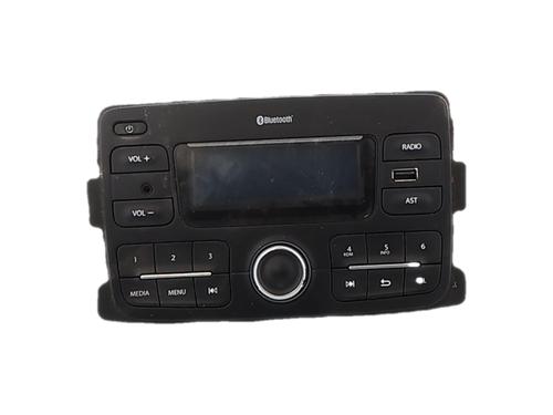 autoradio-dacia-logan-mcv-ii-2013-37637845 main image