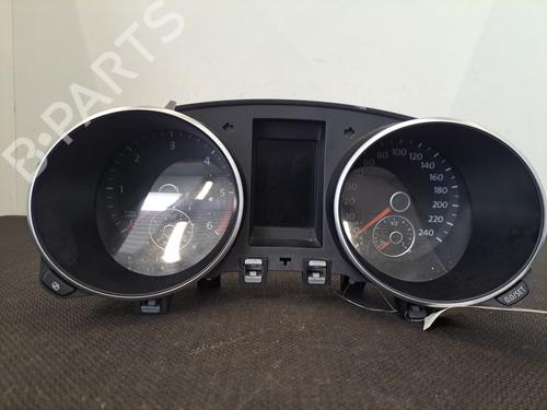Used Instrument cluster VW GOLF VI (5K1) 2.0 TDI (110 hp) 28394982