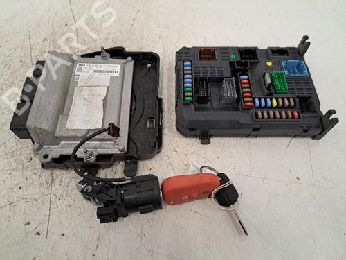 Elektronische module PEUGEOT 208 I (CA_, CC_) 1.2 VTI 82 (82 hp) 28409225