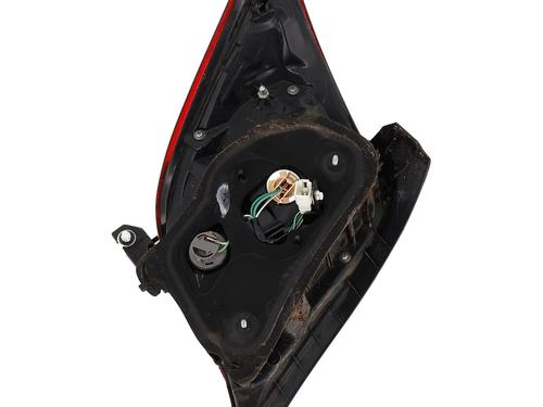 Used Right taillight Right taillight TOYOTA YARIS (_P13_) 1.5 Hybrid (NHP130_, NHP130) (101 hp) 32984677 32984677