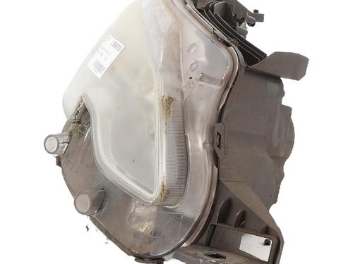 Used Right headlight Right headlight PEUGEOT 2008 I (CU_) 1.2 VTi (82 hp) 31586645 31586645