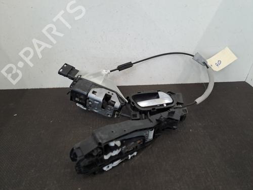 front-right-lock-peugeot-traveller-bus-v_-2016-28400557 main image