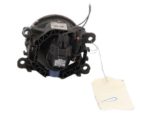right-front-fog-light-renault-megane-iv-hatchback-b9amn_-2015-36441779 main image