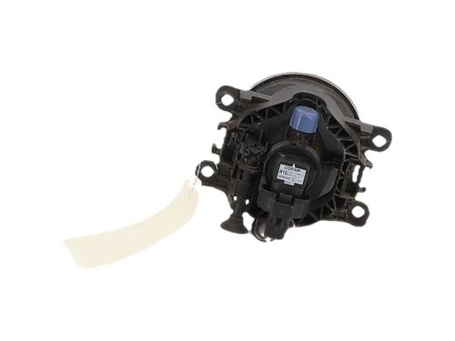 right-front-fog-light-renault-megane-iv-hatchback-b9amn_-2015-39981968 main image