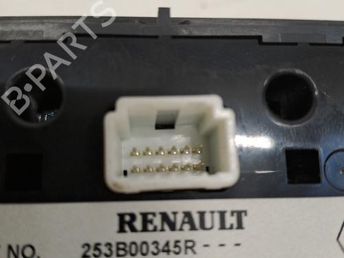 switch-renault-megane-iii-hatchback-bz01_-b3_-2008-28407971 main image
