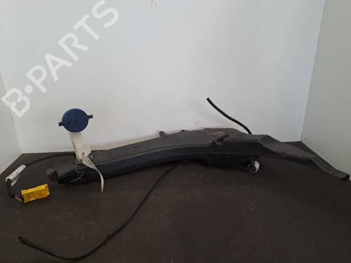 Used Windscreen washer tank PEUGEOT 308 II (LB_, LP_, LW_, LH_, L3_) 1.2 THP 110 (110 hp) 28389835