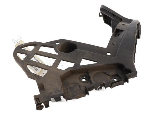 Kofangerbeslag bag RENAULT CLIO III Grandtour (KR0/1_) 1.2 16V (103 hp) 31660359