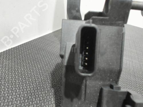 pedal-renault-megane-iv-hatchback-b9amn_-2015-28410900 main image