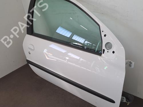 Dør højre fortil Dør højre fortil PEUGEOT 206+ (2L_, 2M_) 1.1 (60 hp) 39896413 39896413