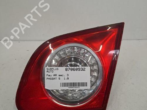 Right tailgate light VW PASSAT B6 (3C2) 1.9 TDI | BP28404734C80