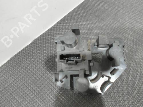 Used Lamp holder Lamp holder PEUGEOT 206+ (2L_, 2M_) 1.4 HDi eco 70 (68 hp) 28410833 28410833