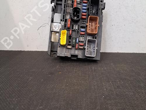 Used Fuse box PEUGEOT 308 I (4A_, 4C_) 1.6 HDi (92 hp) 28409028