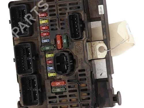 Used Fuse box Fuse box PEUGEOT 407 (6D_) 1.8 (6D6FZB) (116 hp) 33304304 33304304