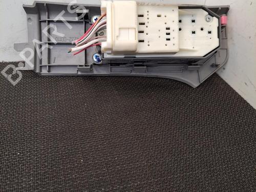 Used Left front window switch TOYOTA YARIS (_P9_) 1.4 D-4D (NLP90_, NLP90R) (90 hp) 28408271