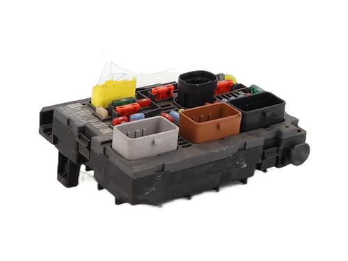Used Fuse box Fuse box PEUGEOT 5008 (0U_, 0E_) 1.6 HDi (114 hp) 33330772 33330772