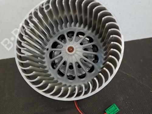 Heater blower motor PEUGEOT 308 SW II (LC_, LJ_, LR_, LX_, L4_) 1.6 BlueHDi 120 | BP28390144M62 