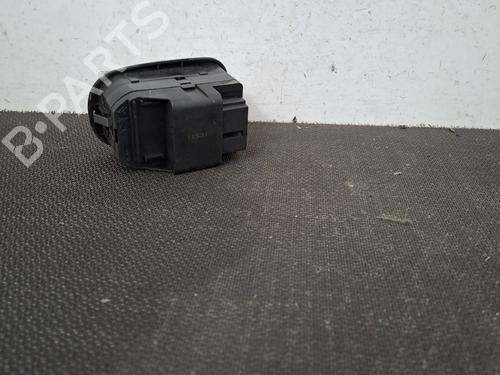 Fensterheberschalter links vorne PEUGEOT 206 Hatchback (2A/C) 1.4 i | BP28392009I27 