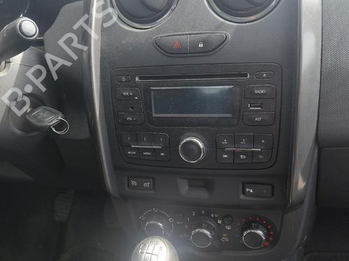 Left front fog light DACIA DUSTER SUV Van | BP37794097C30 - Image 6