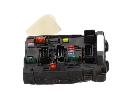 Used Fuse box Fuse box 37452957 37452957