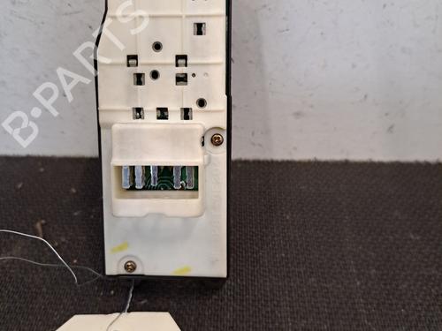 Used Left front window switch Left front window switch TOYOTA YARIS (_P1_) 1.0 (SCP10_, SCP10R) (65 hp) 28389342 28389342