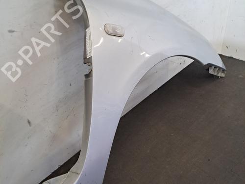 Guarda-lamas direito Guarda-lamas direito RENAULT CLIO II (BB_, CB_) 1.5 dCi (B/C2J) (68 hp) 36008728 36008728