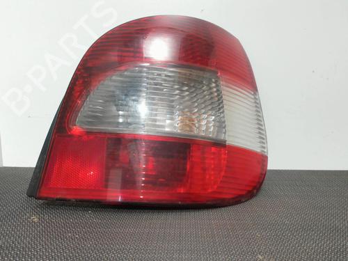 Feu arrière droit RENAULT SCÉNIC I MPV (JA0/1_, FA0_) 1.9 dCi (JA05, JA1F) (102 hp) 28411223