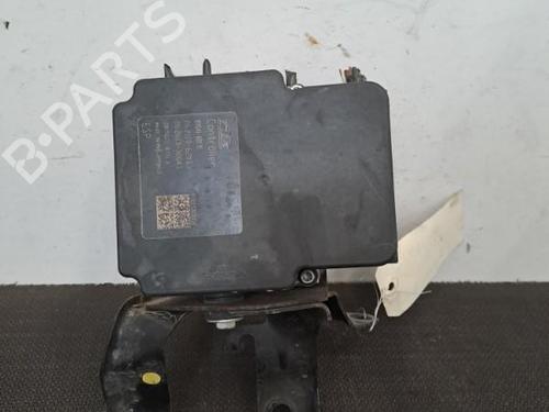 Used ABS pump TOYOTA YARIS (_P13_) 1.3 (NSP130_, NSP130) (99 hp) 28398972
