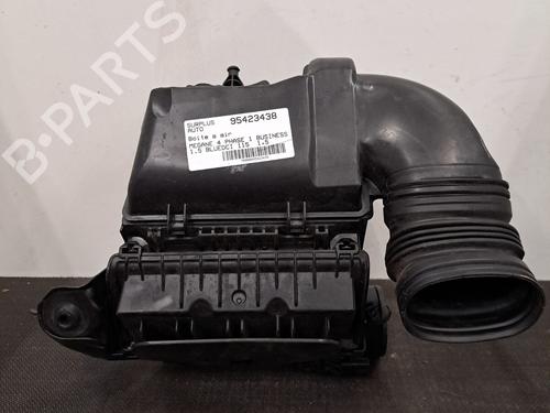 Used Air filter box RENAULT MEGANE IV Hatchback (B9A/M/N_) 1.5 Blue dCi 115 (B9A6) (116 hp) 28403822