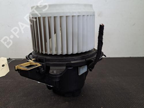 Used Heater blower motor PEUGEOT 3008 II SUV (MC_, MR_, MJ_, M4_) 1.2 THP/ PureTech 130 (MRHNSM, MRHNSU, MRHNSJ, MRHNYW,... (131 hp) 28407081