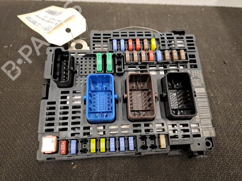 Used Fuse box PEUGEOT 308 II (LB_, LP_, LW_, LH_, L3_) 1.6 BlueHDi 120 (120 hp) 31064261