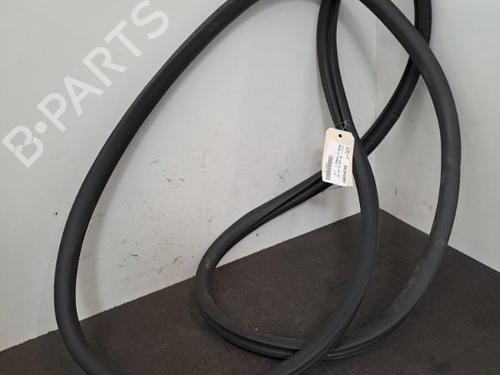 Rubber door seal PEUGEOT 3008 II SUV (MC_, MR_, MJ_, M4_) 1.5 BlueHDi 130 | BP28393373C142